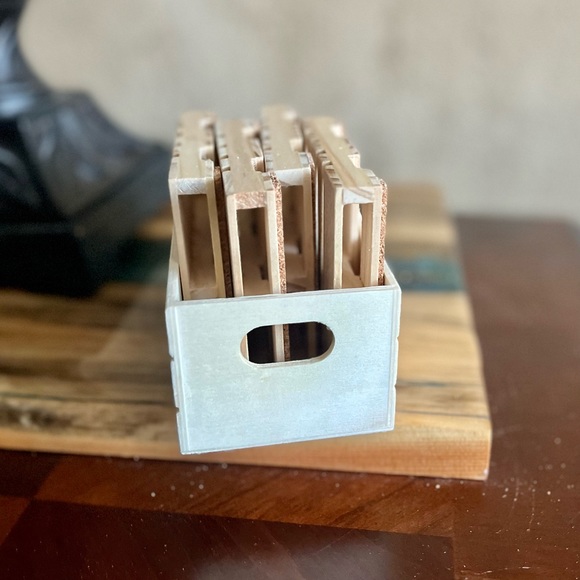 Mini Pallet & Crate Coaster Set silver fern leaves print. 4 Coasters W/ Crate - Picture 4 of 7